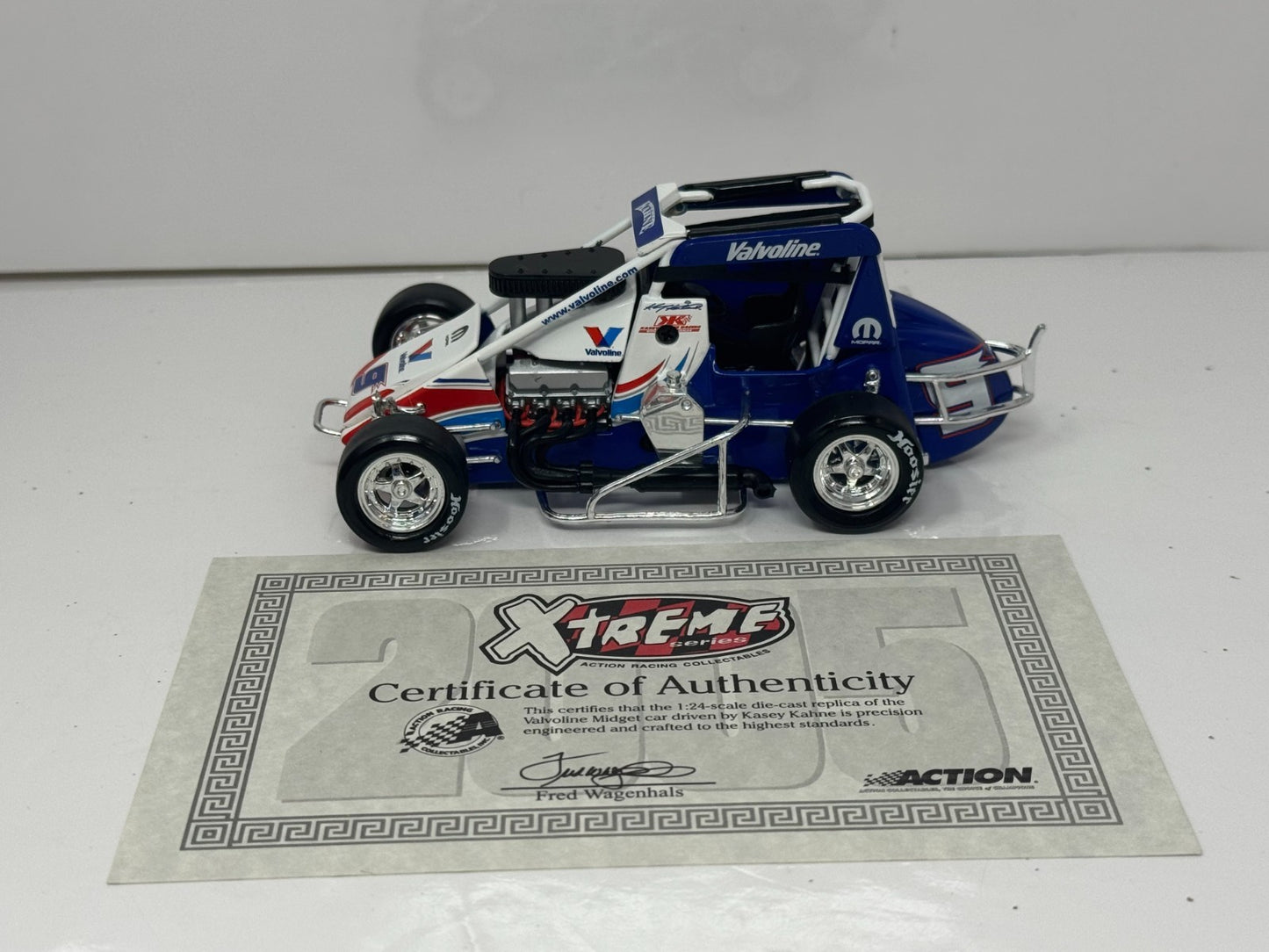 Action NASCAR Kasey Kahne #9 Valvoline Chili Bowl Midget Xtreme 1:24 Diecast