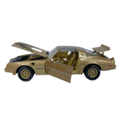 Maisto 1978 Pontiac Firebird Trans Am 1:18 Diecast Model Car Gold
