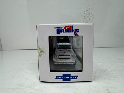 M2 Machines Chevy 73 Trucks 1973 Chevrolet Cheyenne 10 & C60 Hauler 1:64 Diecast