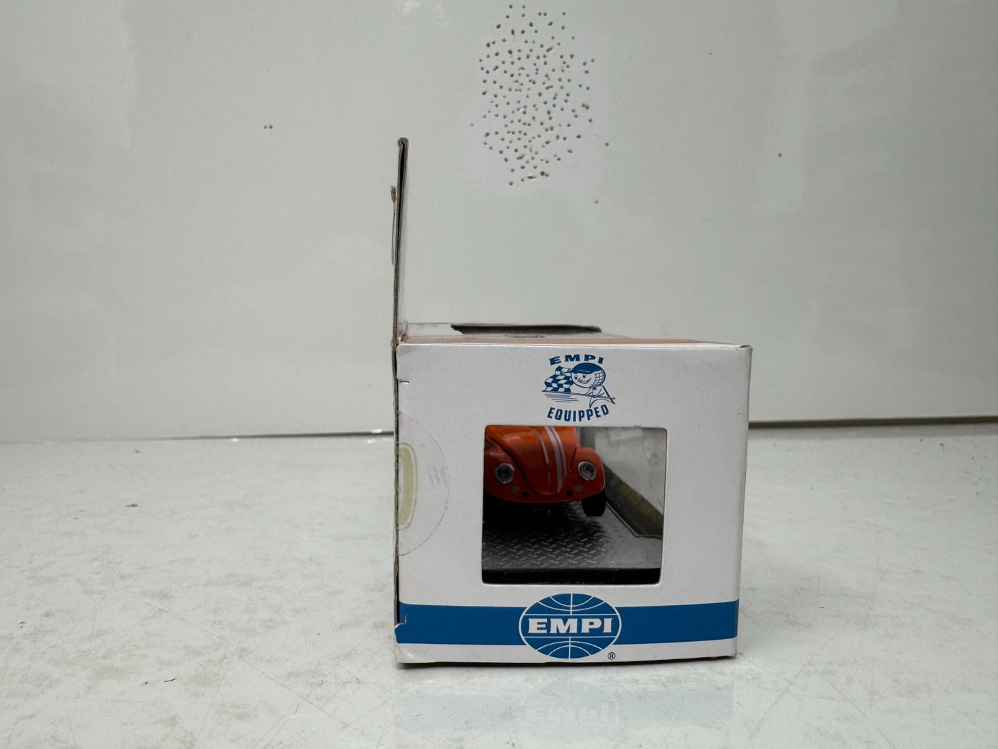 M2 Machines EMPI 1956 Volkswagen Beetle Deluxe U.S.A. Model 1:64 Diecast