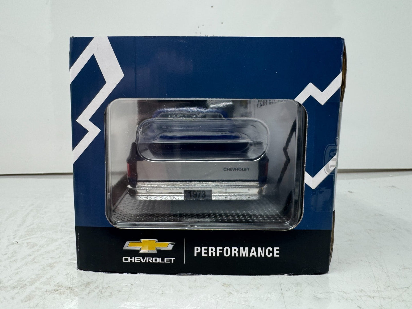 M2 Machines 1973 Chevrolet Cheyenne 10 Performance Truck 1:24 Diecast