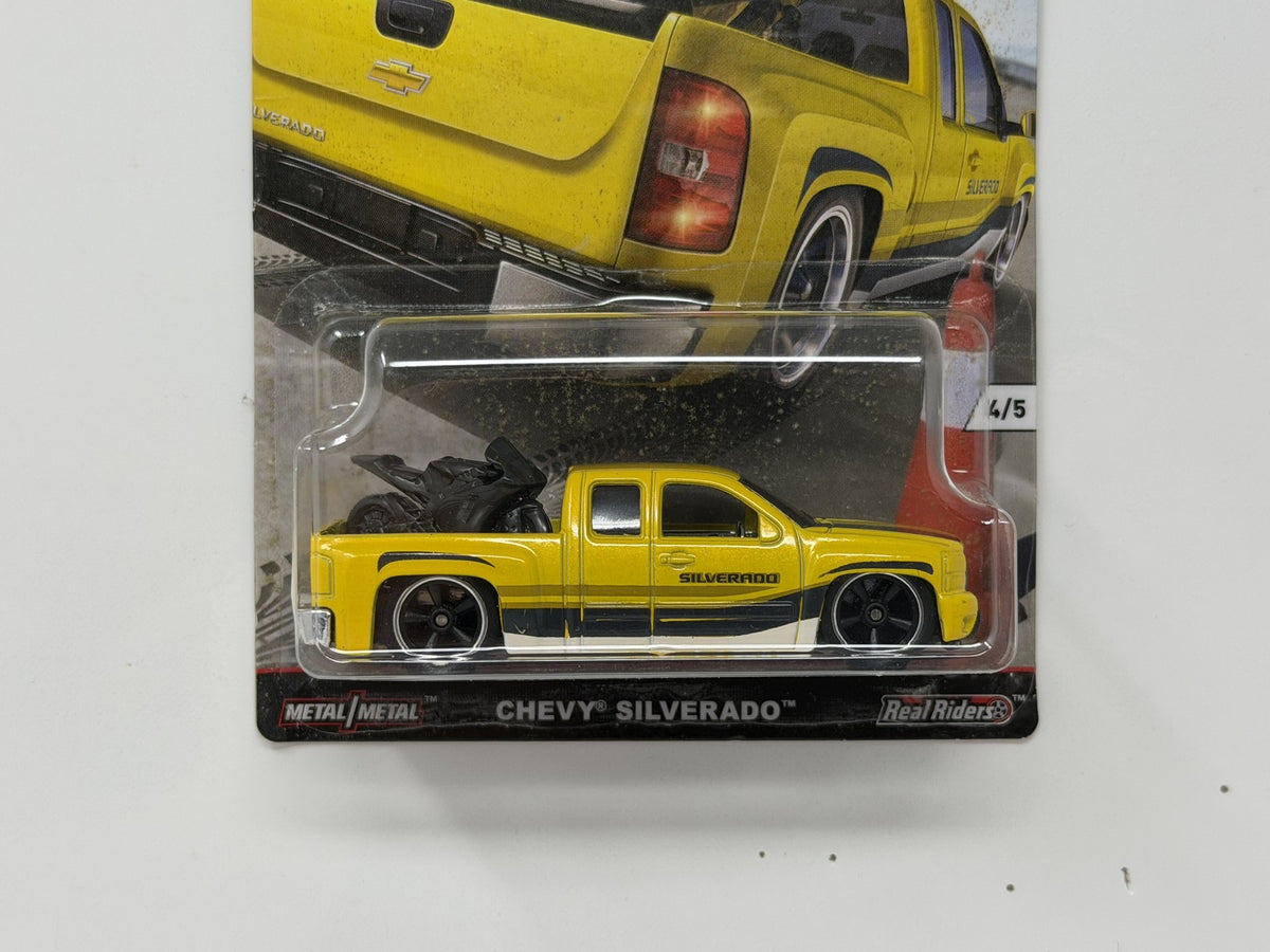 Hot Wheels Trucks Chevy Silverado 1:64 Diecast Real Riders
