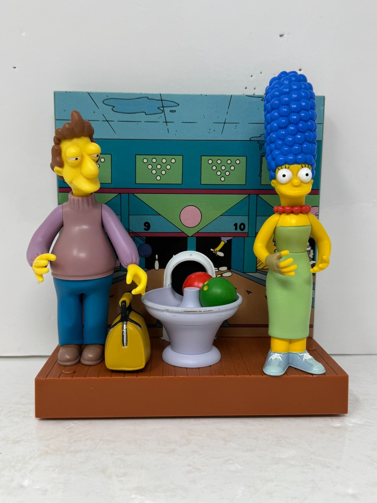 Simpsons World of Springfield Barney's Bowl-A-Rama Playmates Playset Diorama