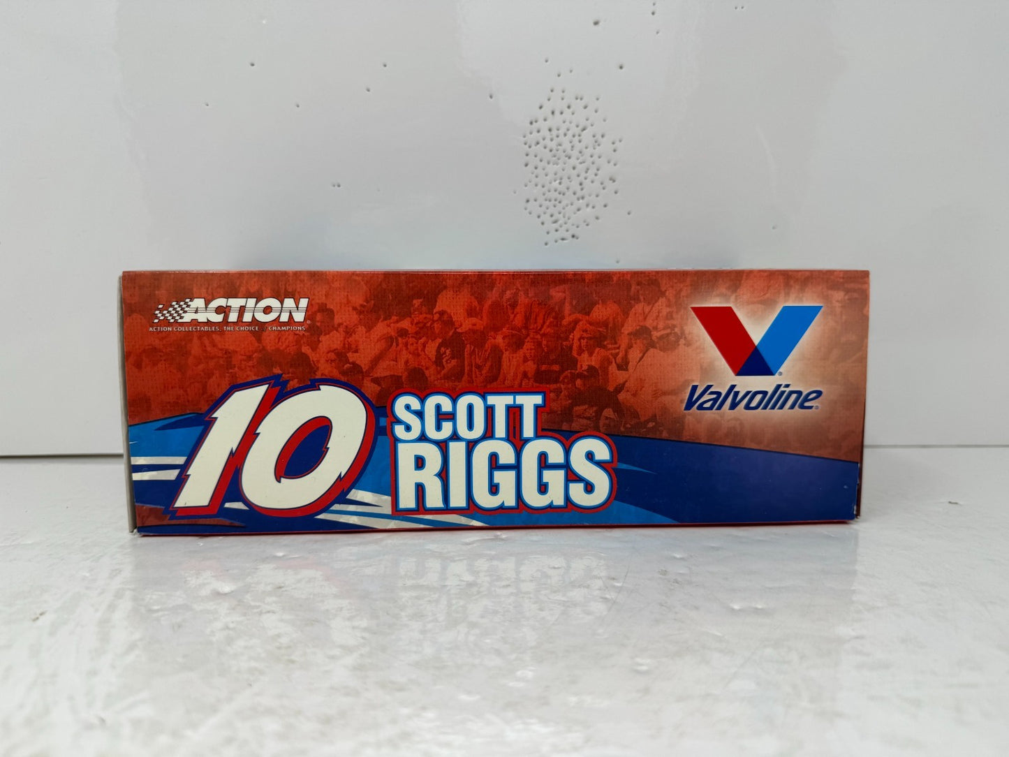 Action NASCAR #10 Scott Riggs Valvoline 2004 Monte Carlo 1:24 Diecast