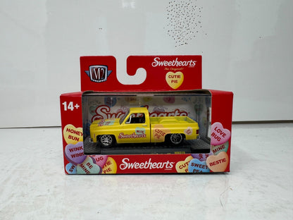 M2 Machines Sweethearts 1973 Chevrolet Cheyenne Super 10 Custom SS 1:64 Diecast