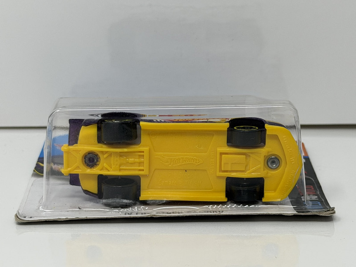 Hot Wheels Mild to Wild 2010 Chevrolet Pro Stock Camaro 1:64 Diecast Short Card