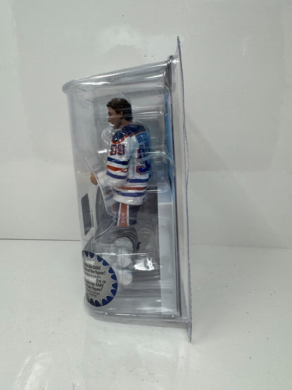 McFarlane NHL Wayne Gretzky Edmonton Oilers Series 31 Figure Conn Smythe Trophy
