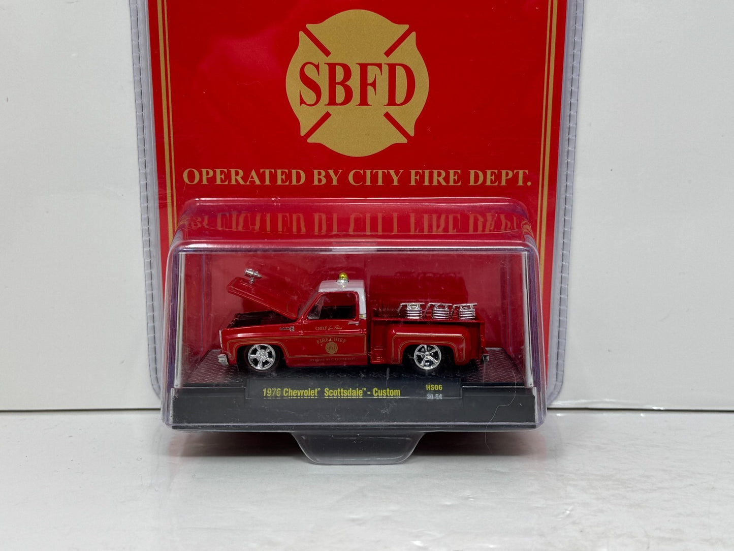M2 Machines Chief "Low Flame" SBFD 1976 Chevrolet Scottsdale Custom 1:64 Diecast
