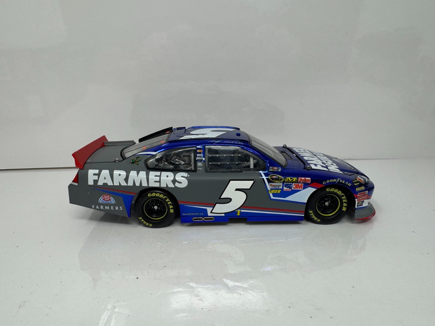 Lionel NASCAR Kasey Kahne #5 Farmers Insurance Color Chrome 2012 1:24 Diecast