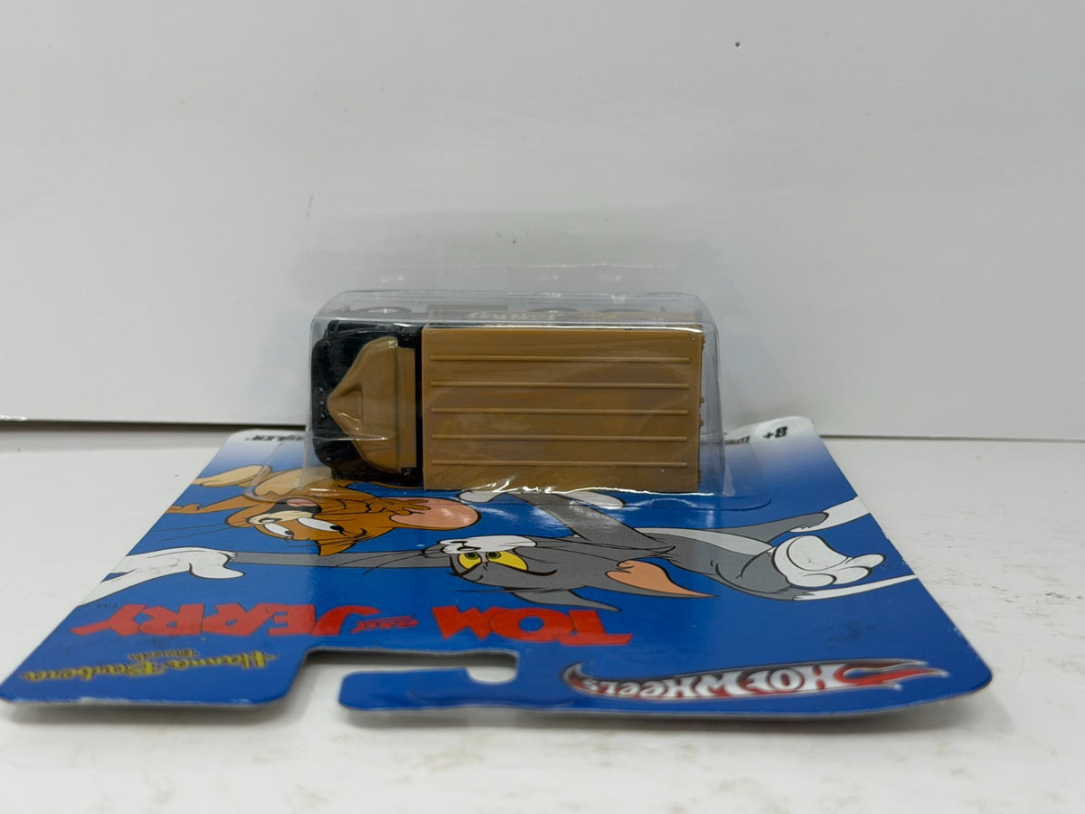 Hot Wheels Tom and Jerry Hiway Hauler 1:64 Diecast Real Riders