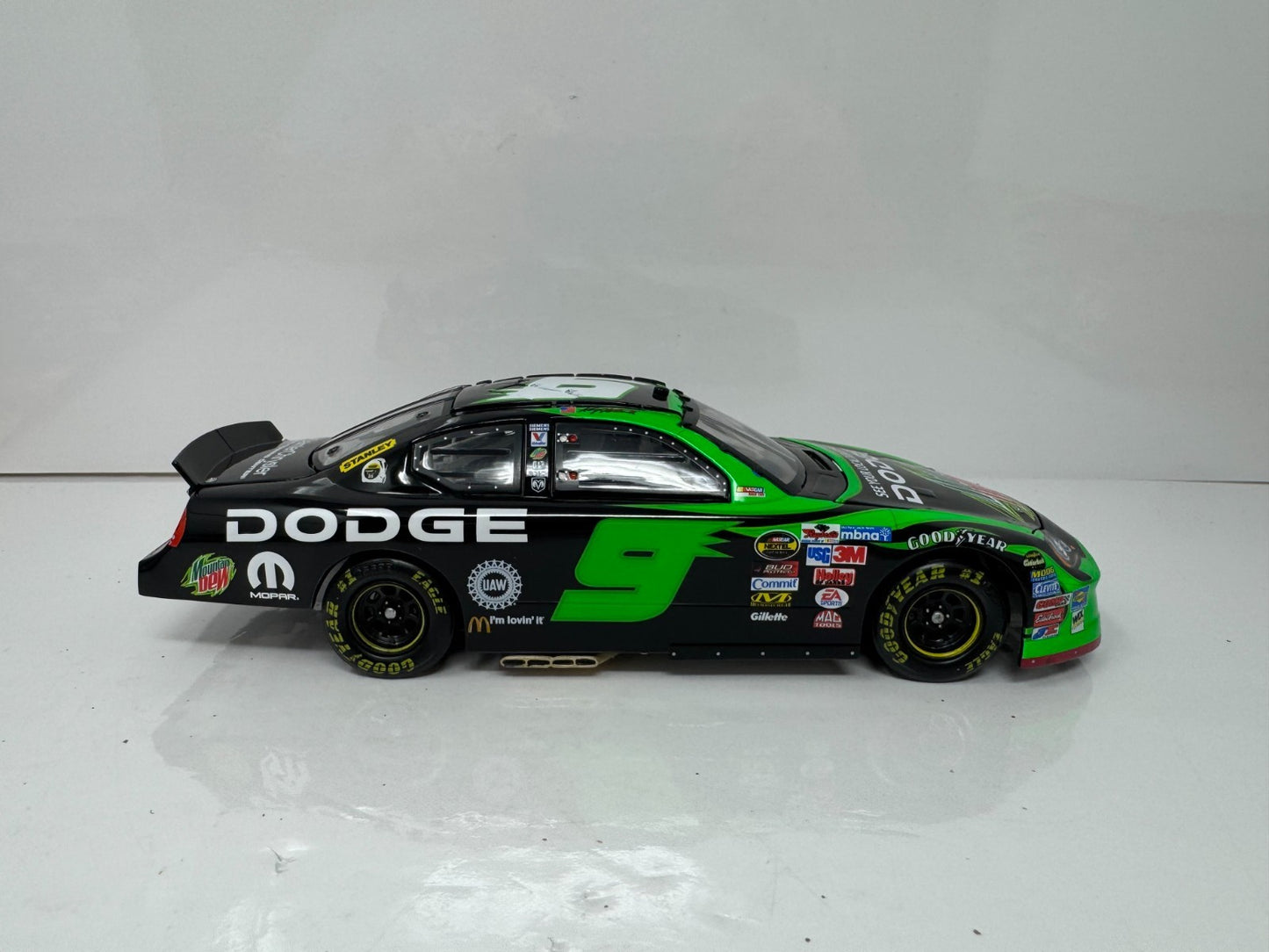 Action NASCAR Kasey Kahne #9 Mountain Dew 2005 Dodge Charger 1:24 Diecast