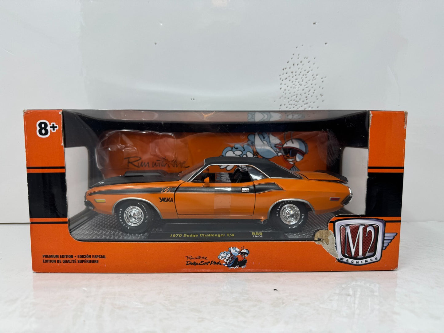 M2 Machines 1970 Dodge Challenger TA Dodge Scat Pack 1:24 Diecast