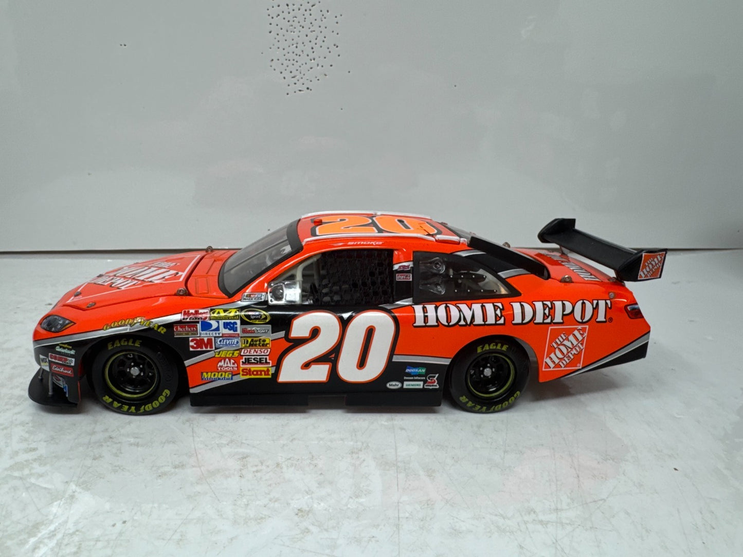 Action Nascar #20 Tony Stewart The Home Depot 2008 Camry 1:24 Diecast