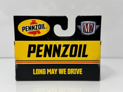M2 Machines Pennzoil 1985 Chevrolet Camaro IROC-Z 1:64 Diecast