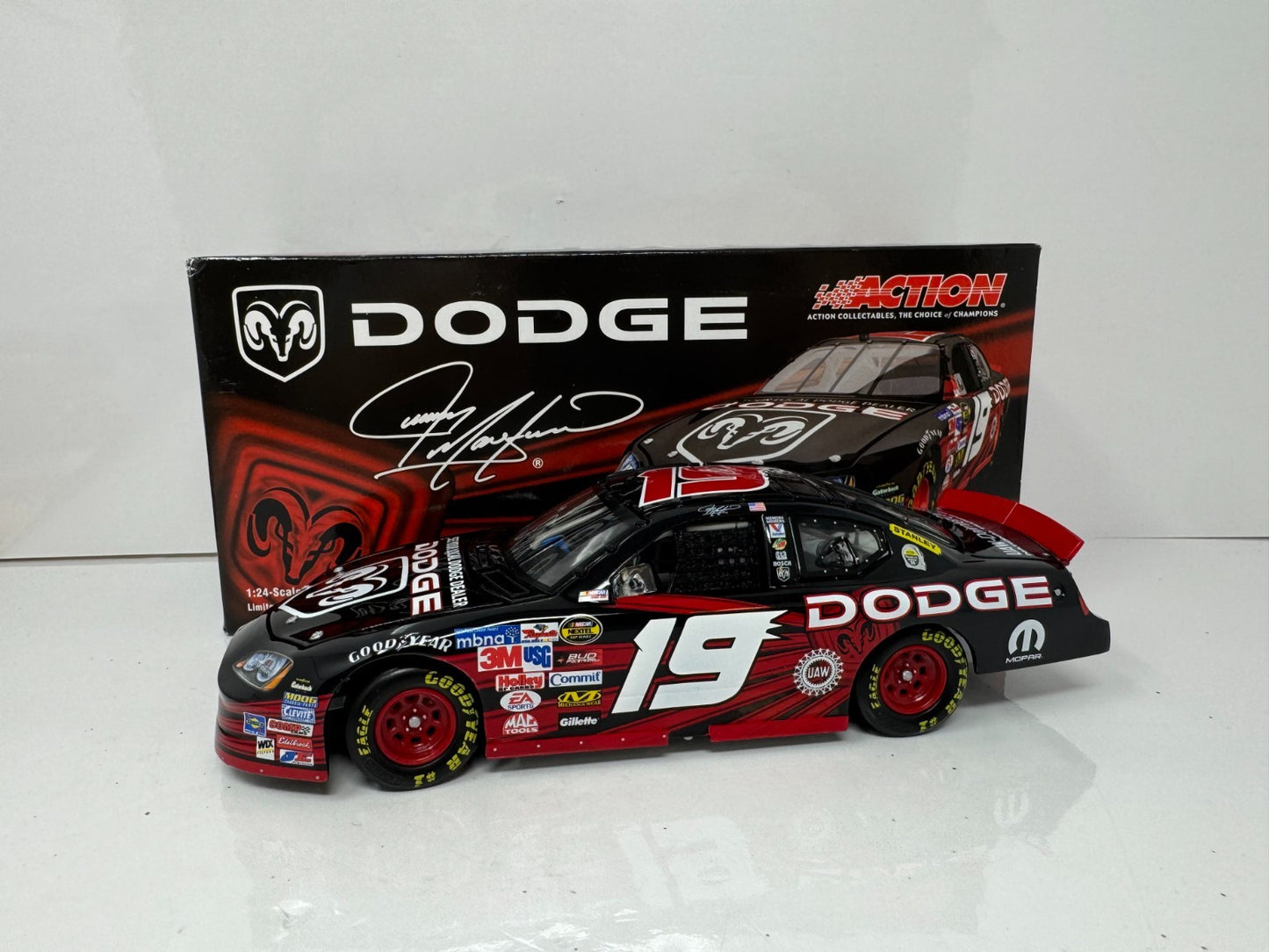 Action NASCAR Jeremy Mayfield #19 Reverse Paint 2005 Dodge Charger 1:24 Diecast