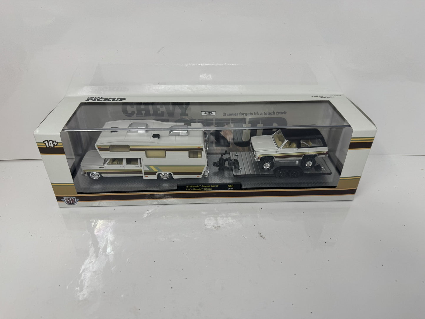 M2 Machines 1974 Chevrolet Cheyenne Super 30 & K5 Blazer 1:64 Diecast