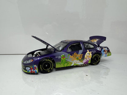 Action Nascar The Muppet Show Anniversary Car 2002 Dodge Intrepid 1:24 Diecast