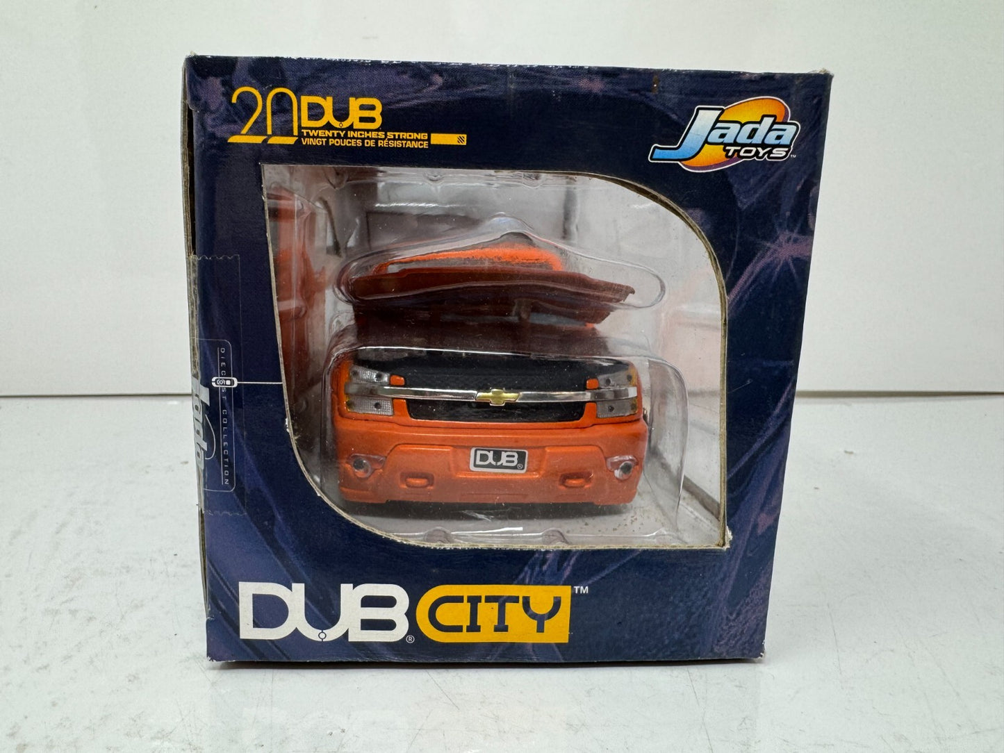Jada Dub City 2001 Chevy Avalanche 1:24 Diecast KMC Wheels 20 Inch SS Rims