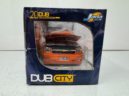 Jada Dub City 2001 Chevy Avalanche 1:24 Diecast KMC Wheels 20 Inch SS Rims