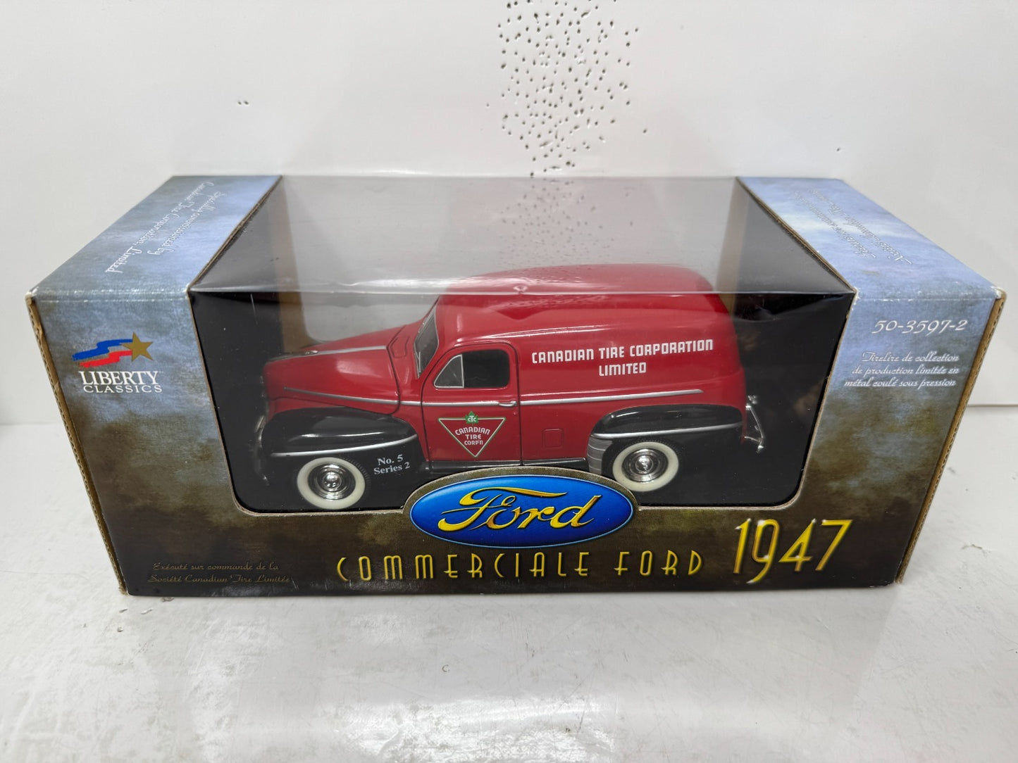 Liberty Classics Canadian Tire 1947 Ford Panel Van 1:24 Diecast