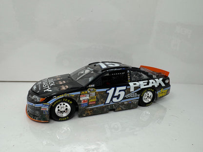 Action NASCAR Clint Bowyer #15 Peak Duck Dynasty 2013 Toyota Camry 1:24 Diecast