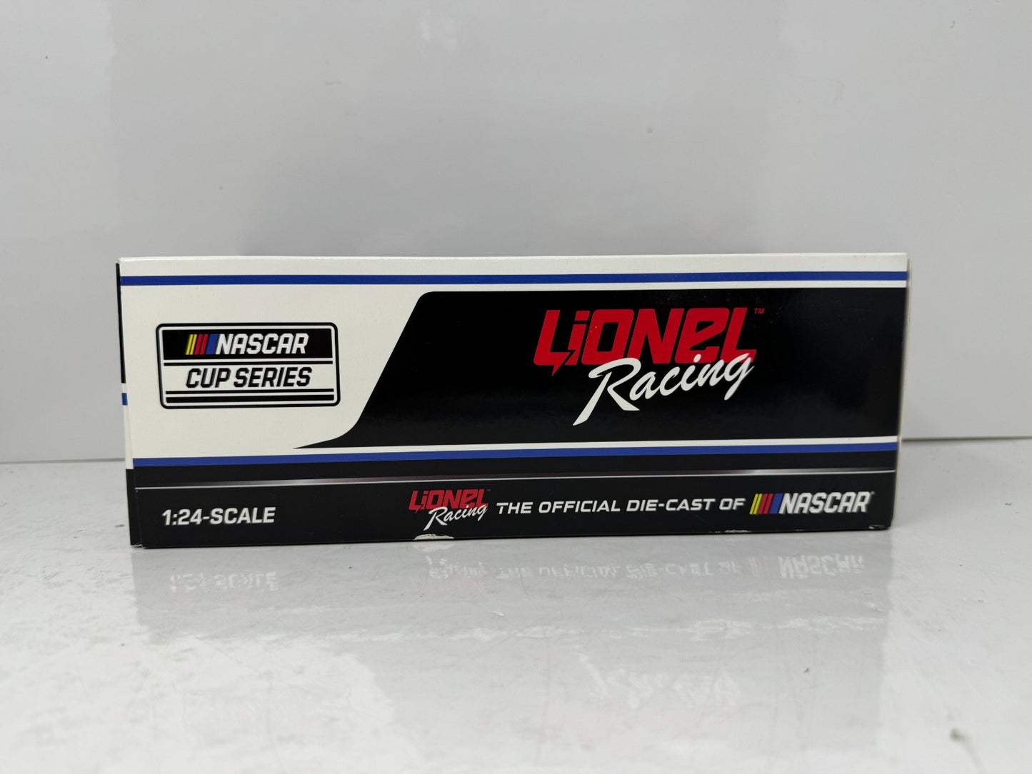 Lionel Racing Nascar #1 Ross Chastain Busch Light 2024 Chevy Camaro ZL1 1:24 Diecast