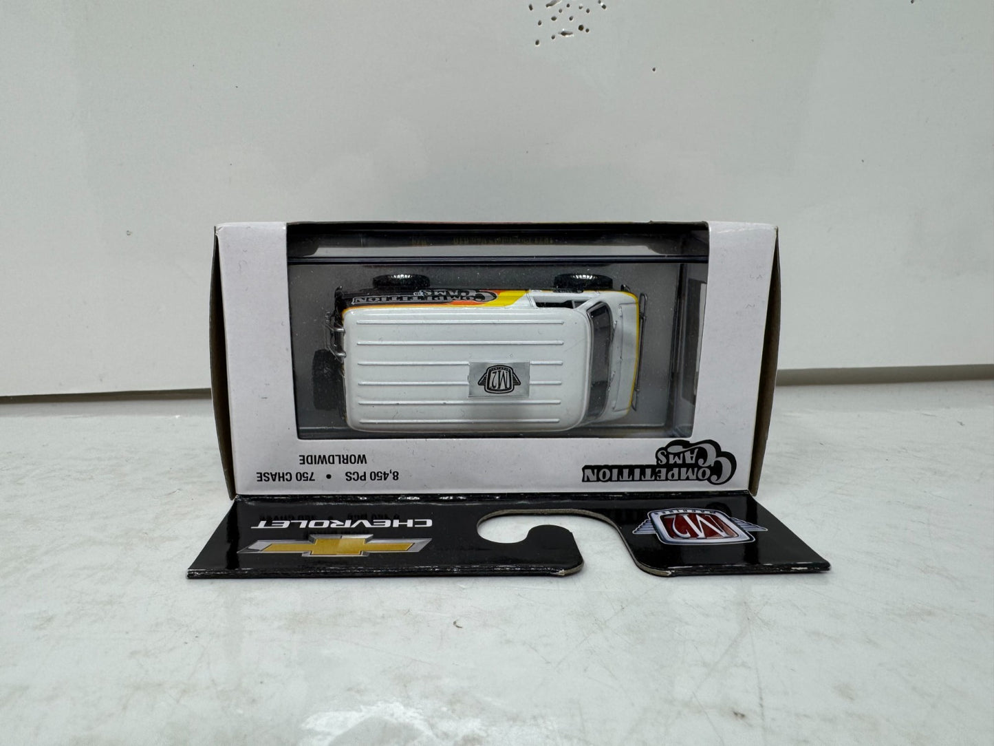 M2 Machines 1971 Chevrolet Van G10 Competition Cams 1:64 Diecast