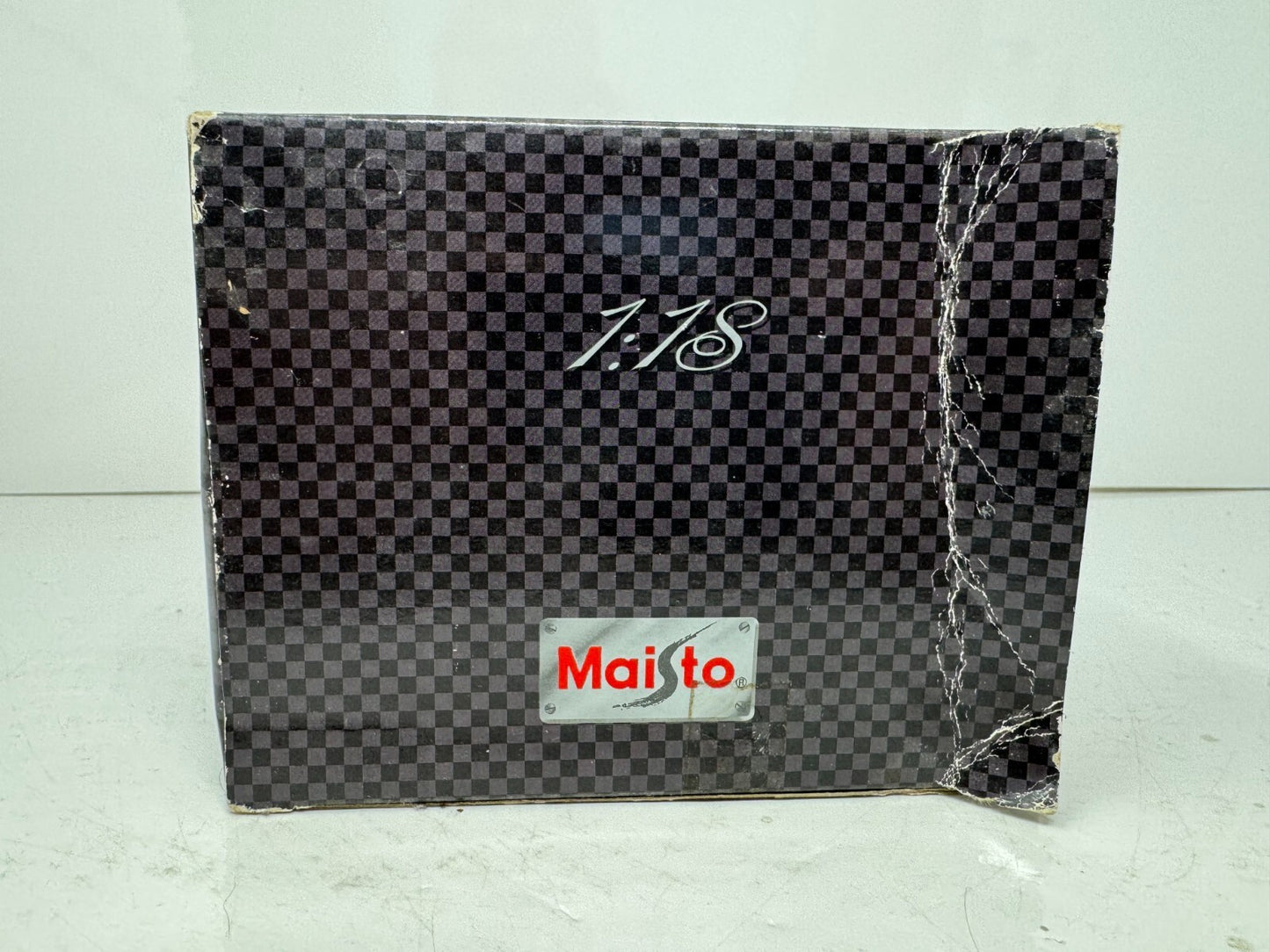 Maisto 1994 Porsche 911 Carrera Cabriolet Silver Edition 1:18 Diecast
