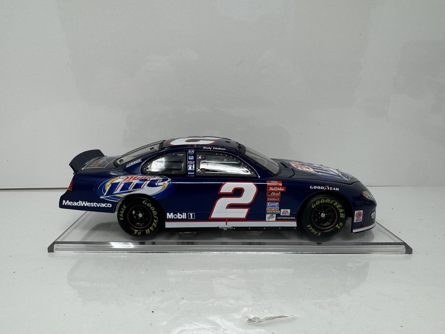 Action Nascar Rusty Wallace #2 Miller Lite 2003 Dodge Intrepid 1:24 Diecast