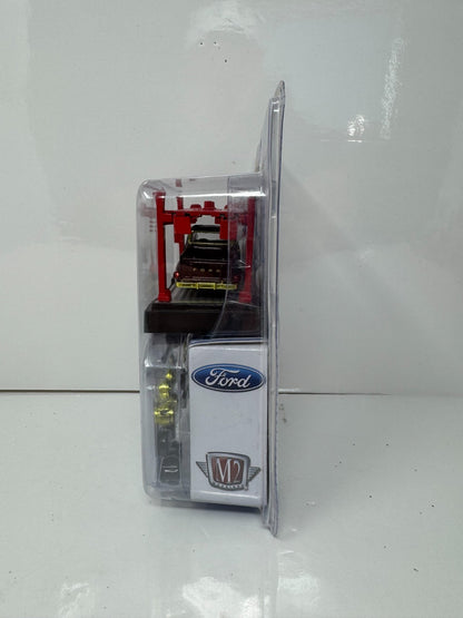 M2 Machines Model-Kit 1956 Ford F-100 Truck CHASE 1:64 Diecast