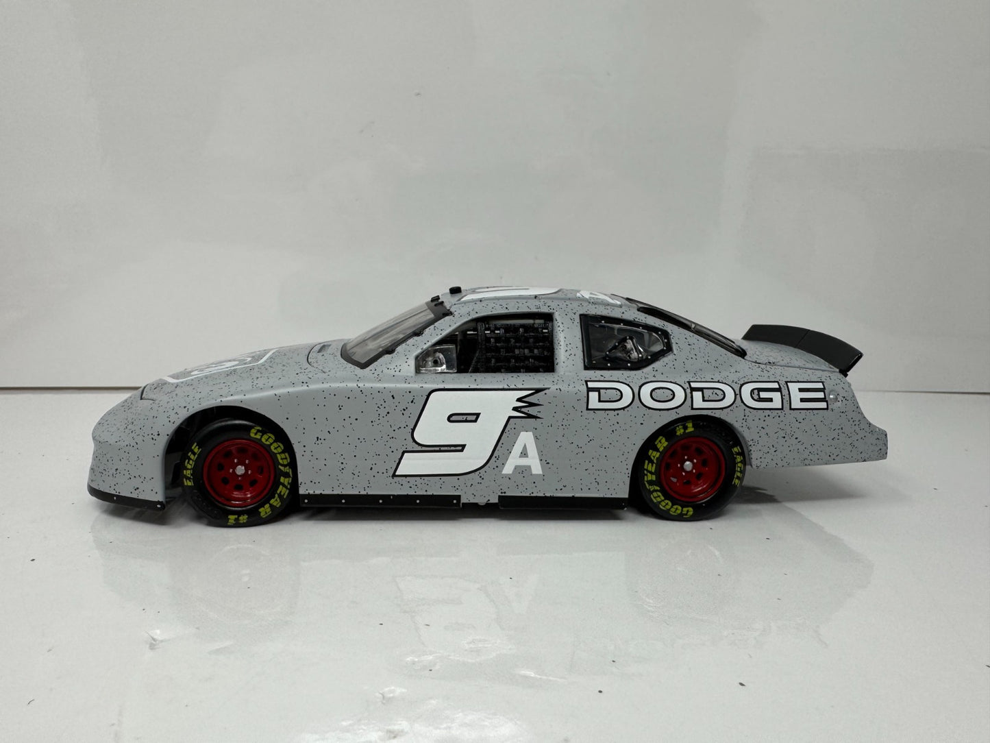 Action NASCAR Kasey Kahne #9 Dodge Dealers Test Car 2005 Charger 1:24 Diecast