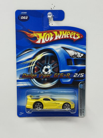 Hot Wheels Mopar Madness Dodge Viper GTS-R 1:64 Diecast Yellow
