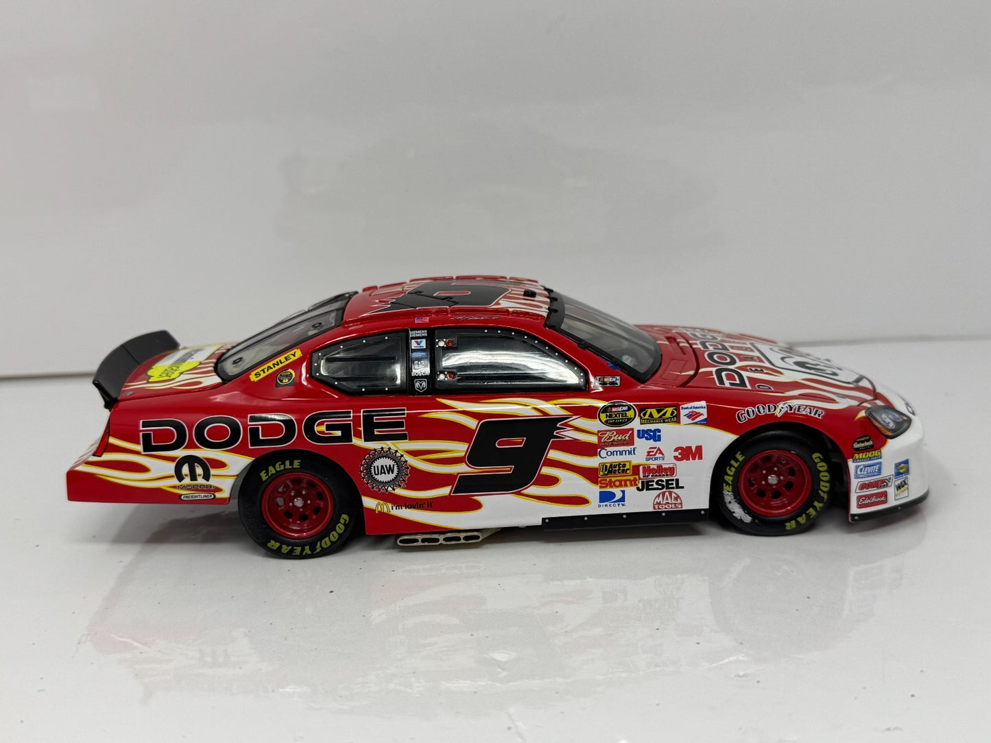 Motorsports Authentics NASCAR Kasey Kahne #9 Dodge Fan Design 2006 1:24 Diecast