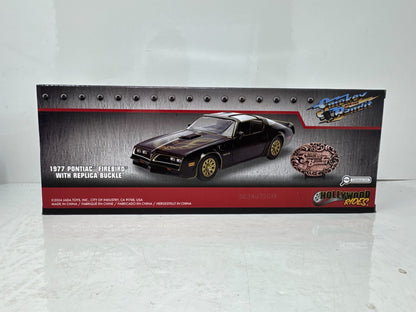 Jada Smokey and the Bandit 1977 Pontiac Firebird w/ Replica Buckle 1:24 Diecast