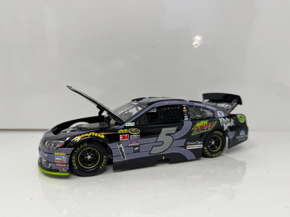 Lionel NASCAR Kasey Kahne #5 Mountain Dew Pitch Black 2016 SS 1:24 Diecast