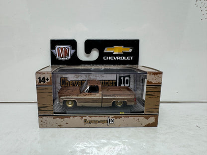 M2 Machines Chevrolet 1973 Chevrolet Cheyenne Super 10 1:64 Diecast Brown