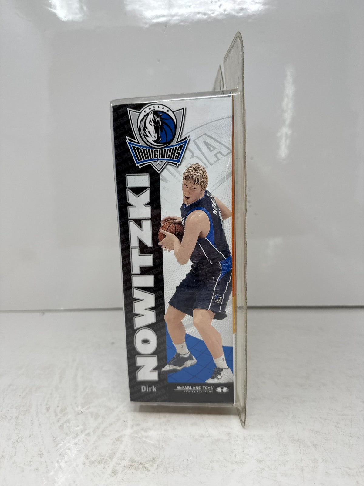 McFarlane NBA Dirk Nowitzki Dallas Mavericks Series 2 Figure