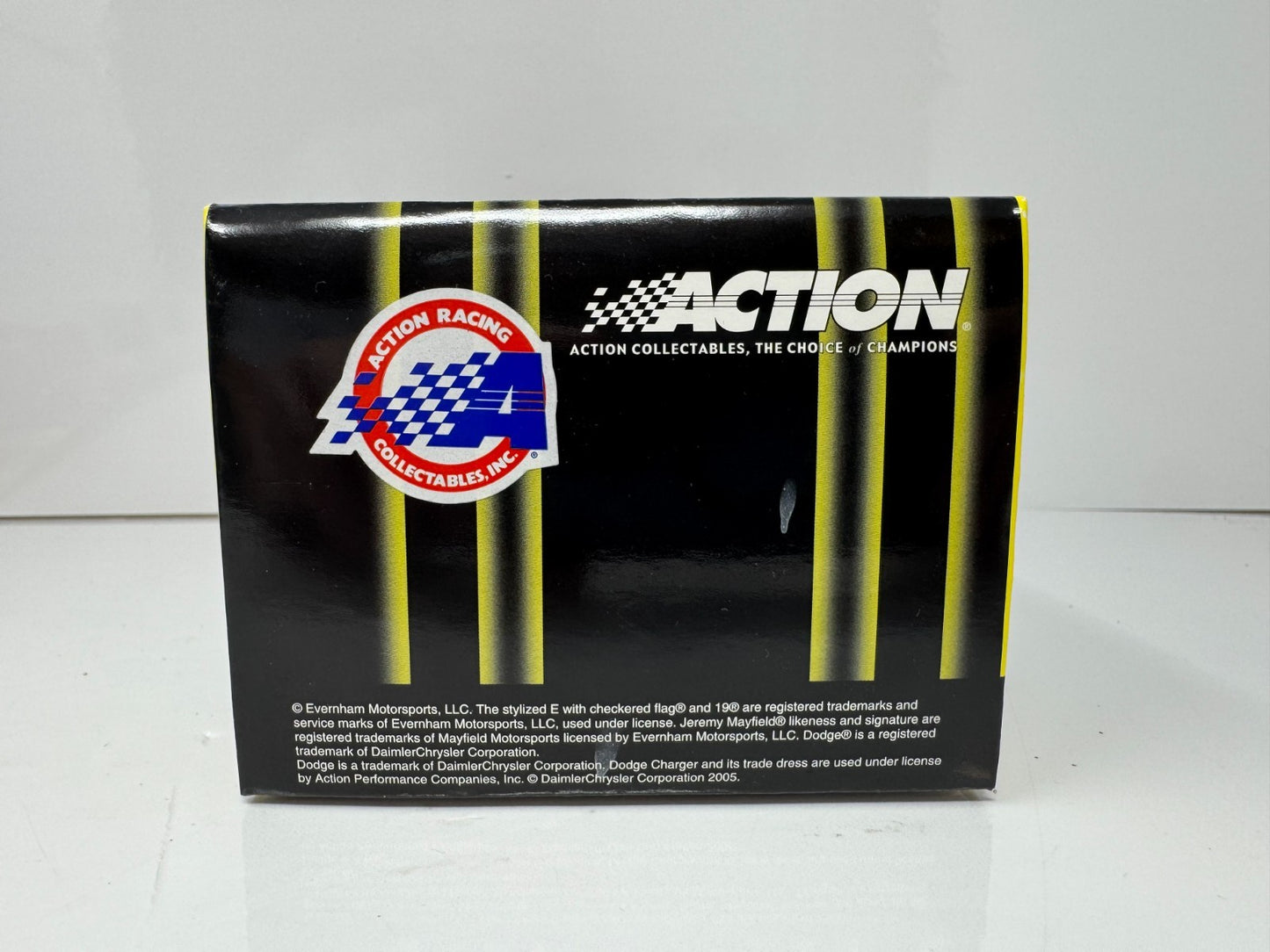 Action NASCAR Jeremy Mayfield #19 Bud Shootout 2005 Dodge Charger 1:24 Diecast