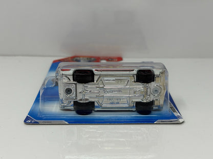 Hot Wheels Muscle Mania 1970 Oldsmobile 442 1:64 Diecast Factory Sealed White