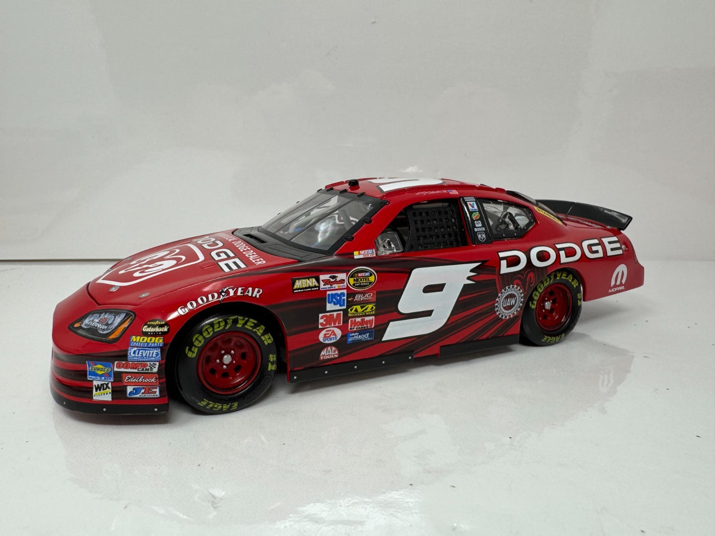 Action NASCAR Kasey Kahne #9 Dodge Dealers 2005 Dodge Charger 1:24 Diecast