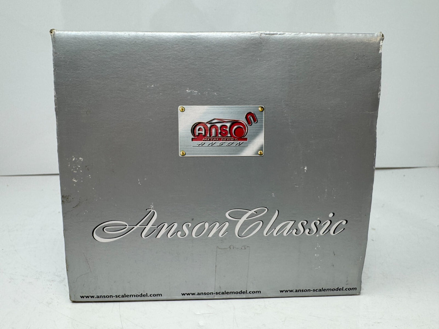 Anson Classic 1947 Cadillac Series 62 1:18 Diecast