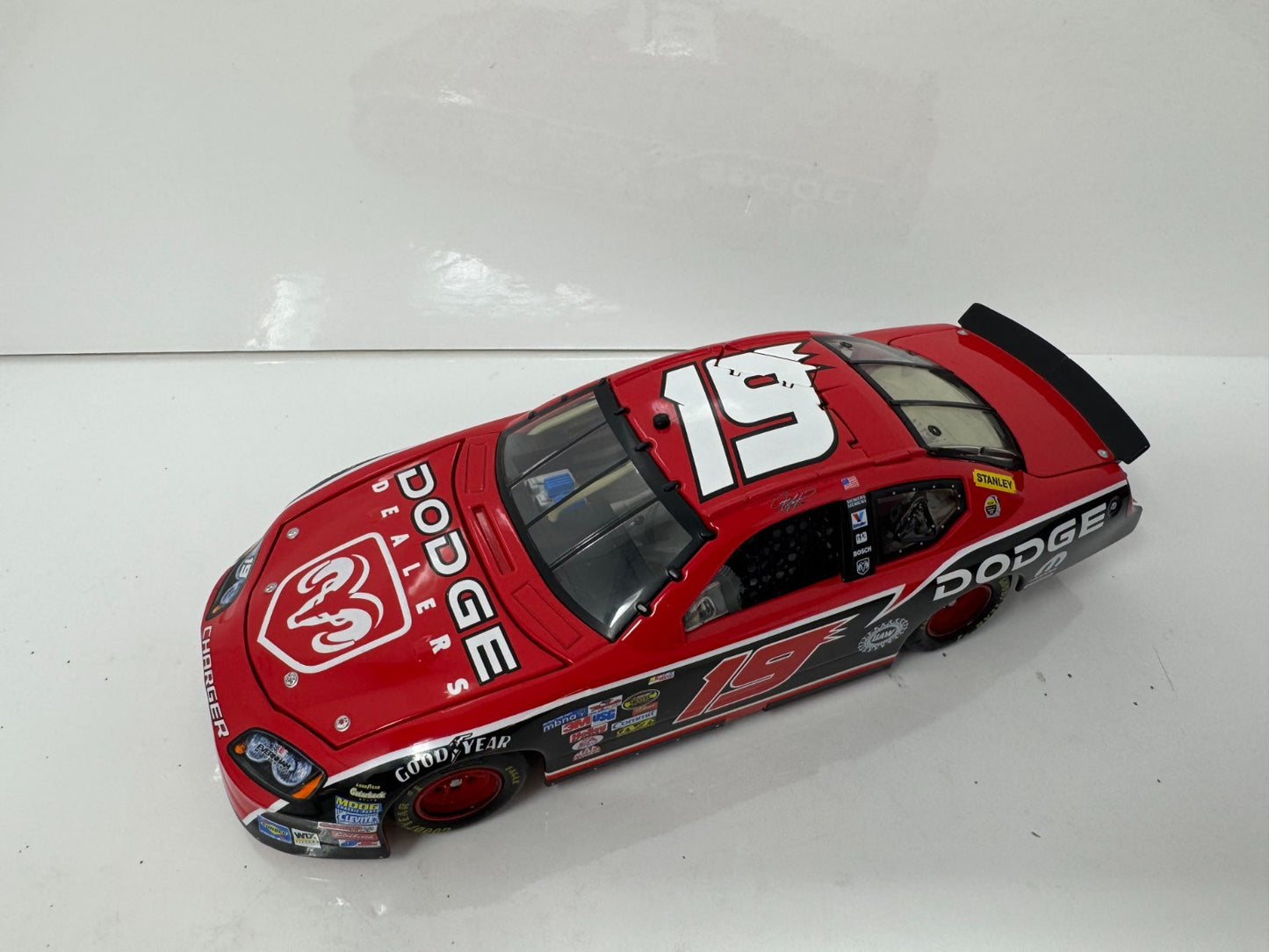 Action NASCAR Jeremy Mayfield #19 Dodge Dealers 2006 Dodge Charger 1:24 Diecast