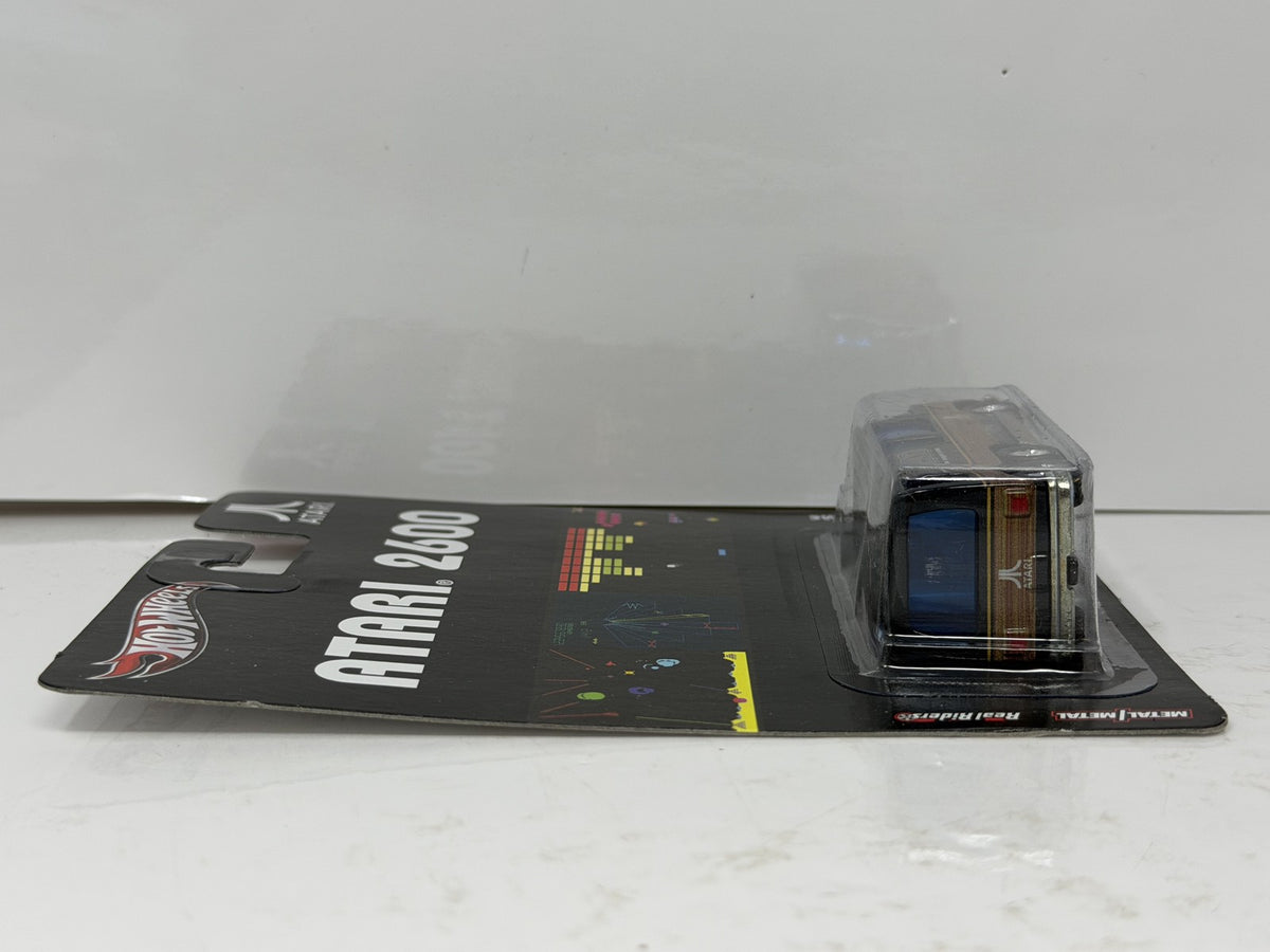 Hot Wheels Atari 2600 GMC Motorhome 1:64 Diecast Real Riders