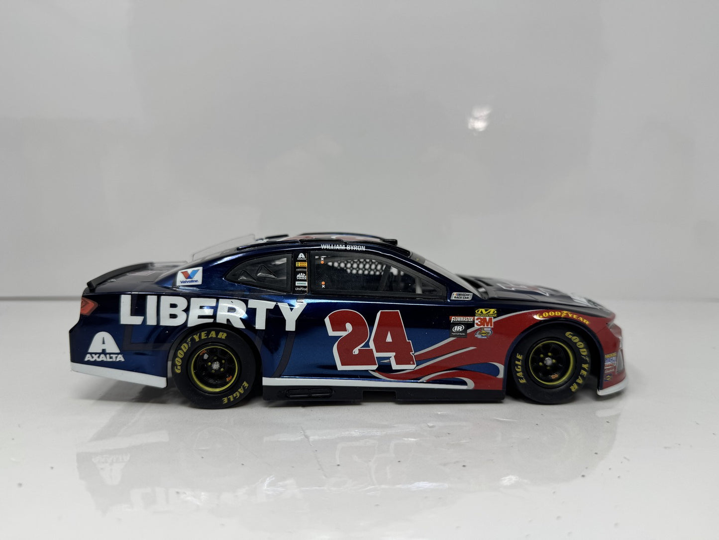 Lionel NASCAR William Byron #24 Liberty University Camaro Chrome 1:24 Diecast