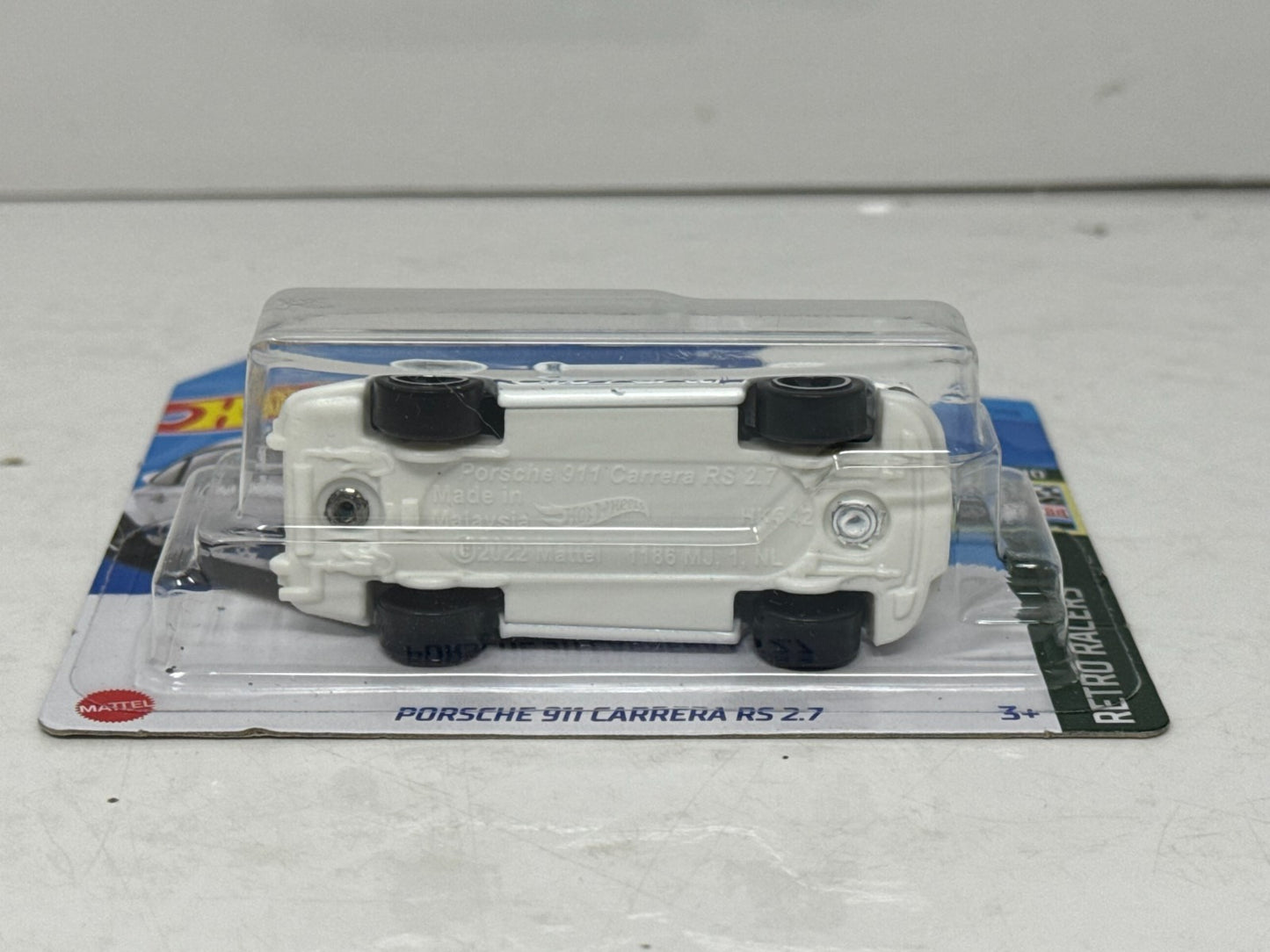 Hot Wheels Retro Racers Porsche 911 Carrera RS 2.7 1:64 Diecast