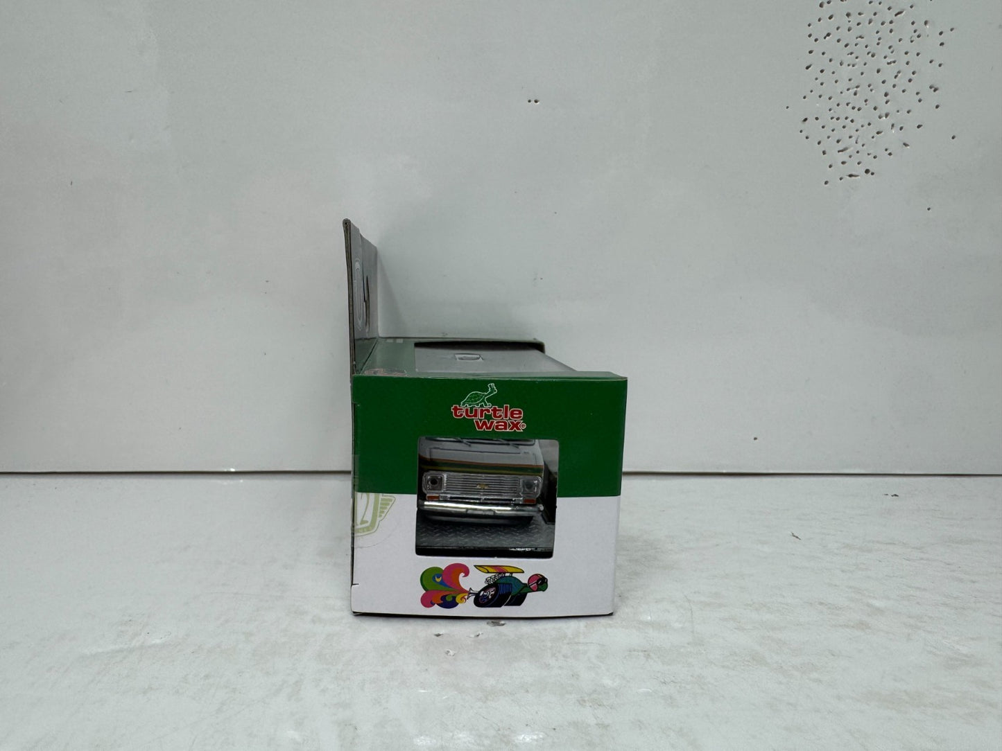 M2 Machines Turtle Wax 1971 Chevrolet Van G10 1:64 Diecast