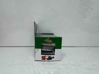 M2 Machines Turtle Wax 1971 Chevrolet Van G10 1:64 Diecast