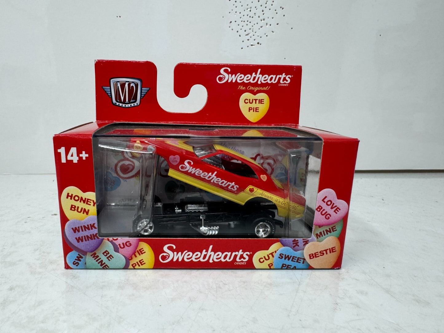 M2 Machines Sweethearts 1971 Dodge Challenger Funny Car 1:64 Diecast
