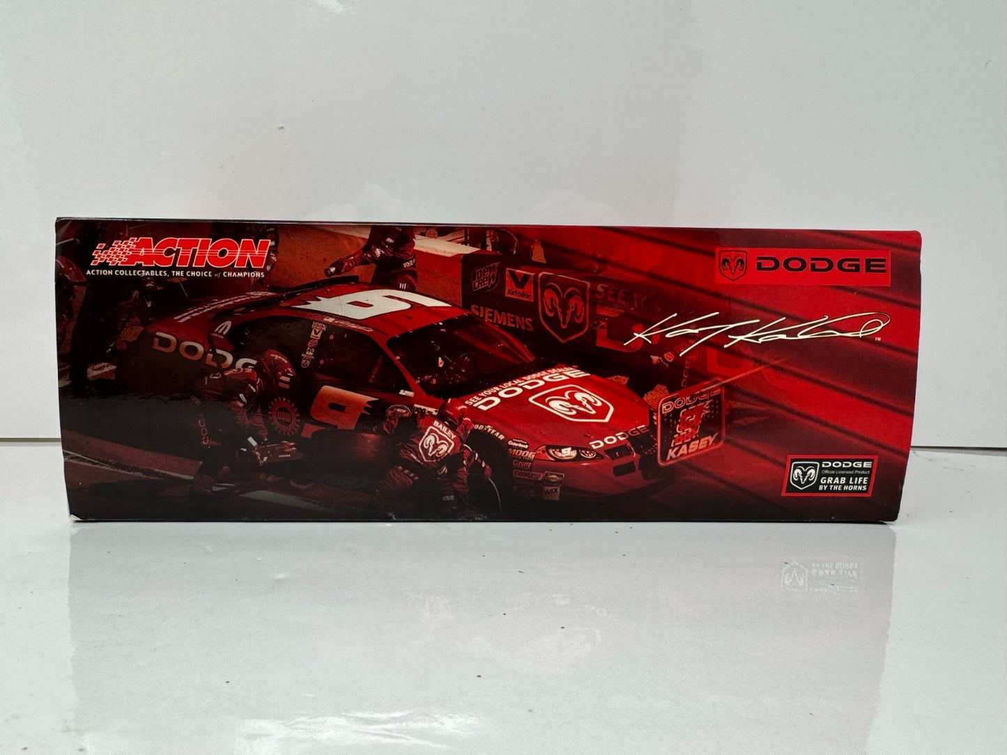 Action NASCAR Kasey Kahne #9 Dodge Dealers Refresh Dodge Intrepid 1:24 Diecast