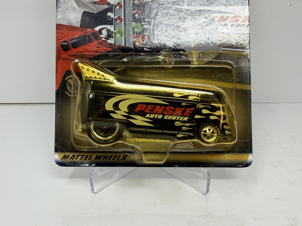 Hot Wheels Penske Auto Center Volkswagen Drag Bus 1:64 Diecast